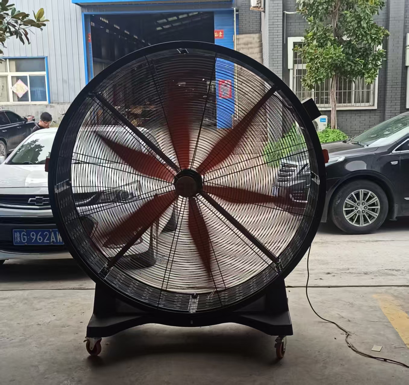 戰(zhàn)高溫，送清涼